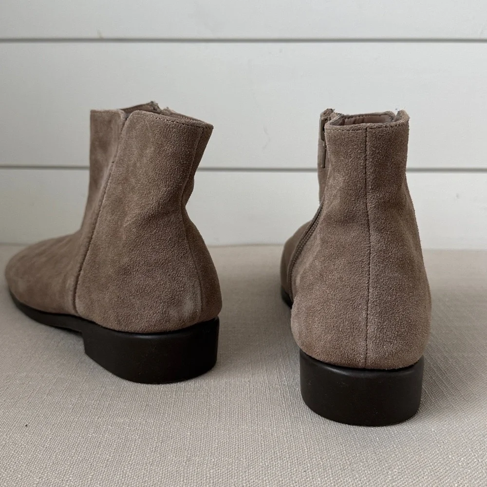Women’s AEROSOLES Taupe Suede Ankle Booties - Picture 3 of 5